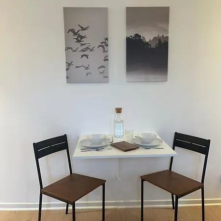 Quiet Apartment, Trendy Gruenerlokka Apartment *
