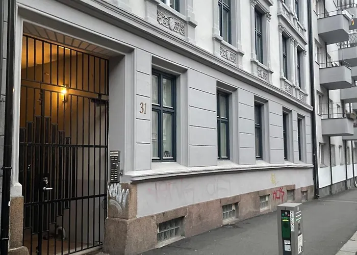 Quiet Apartment, Trendy Gruenerlokka