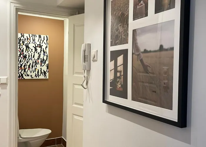 Quiet Apartment, Trendy Gruenerlokka