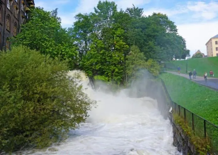 Quiet Apartment, Trendy Gruenerlokka Апартаменты