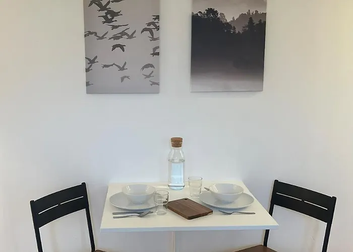 Quiet Apartment, Trendy Gruenerlokka Апартаменты