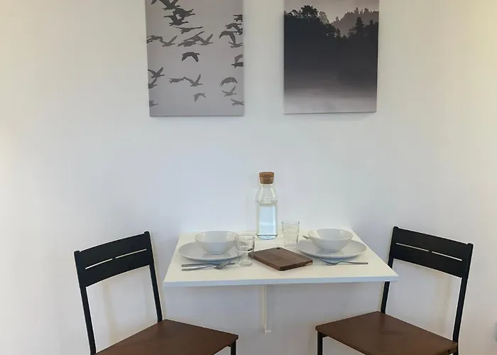 Quiet Apartment, Trendy Gruenerlokka Апартаменты *